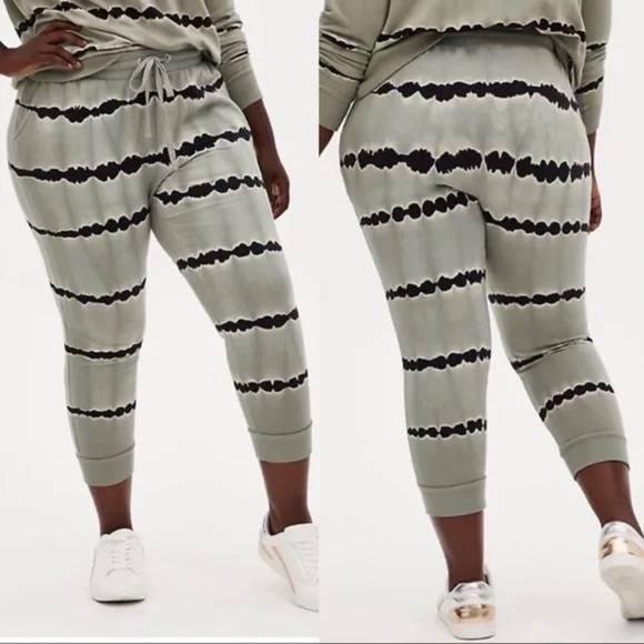 Torrid Classic Fit Active Crop Jogger - Terry Stripe Tie-Dye Sage Green XXXL - Picture 1 of 6